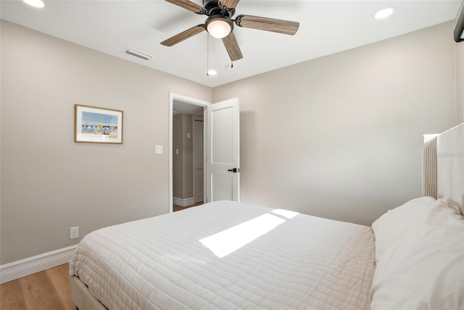 Image 33 of 49 For 521 51st Avenue S