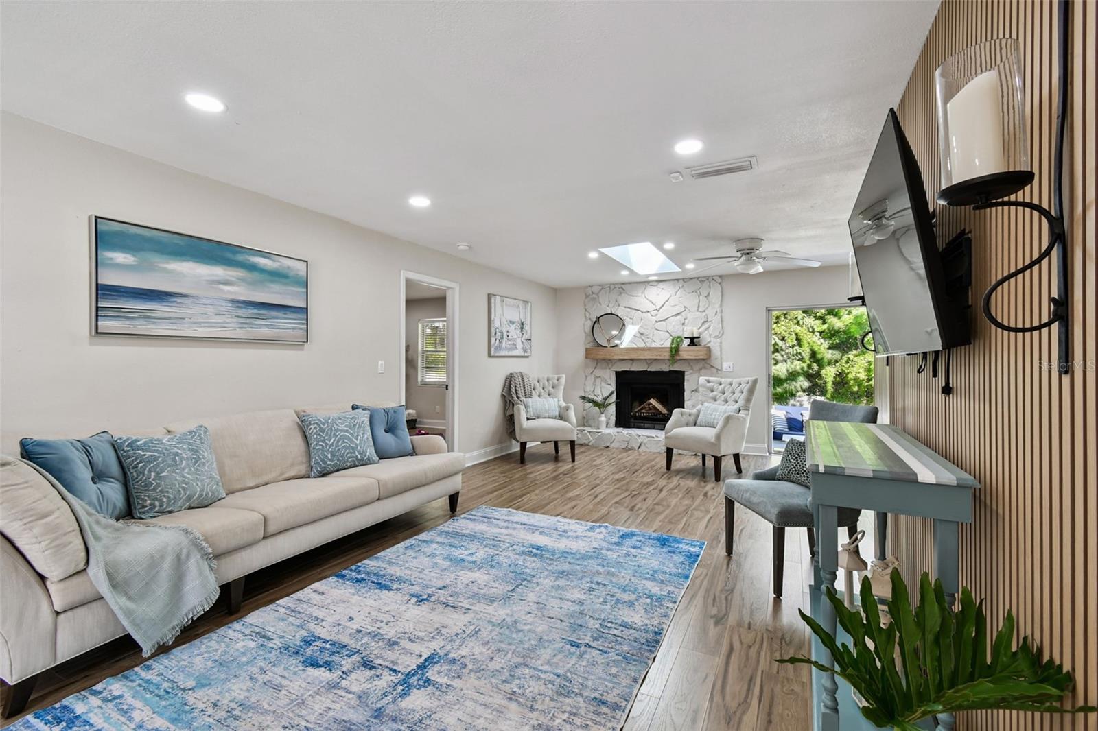 Image 10 of 81 For 34 Harbor Oaks Circle