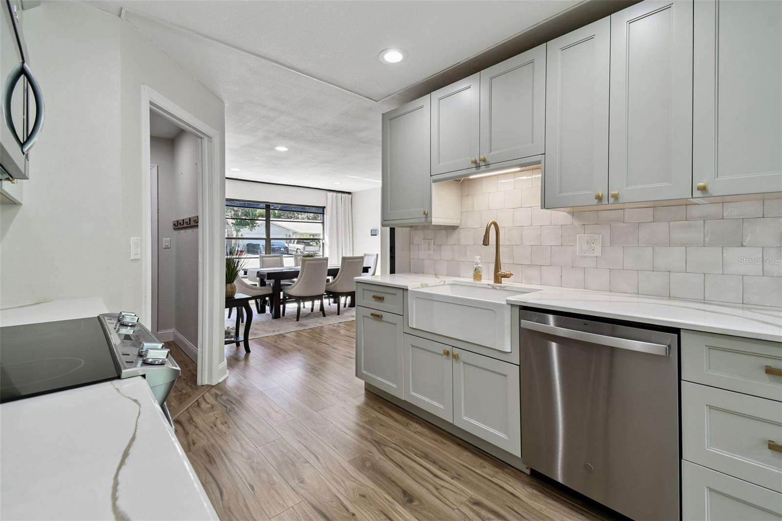 Image 15 of 81 For 34 Harbor Oaks Circle