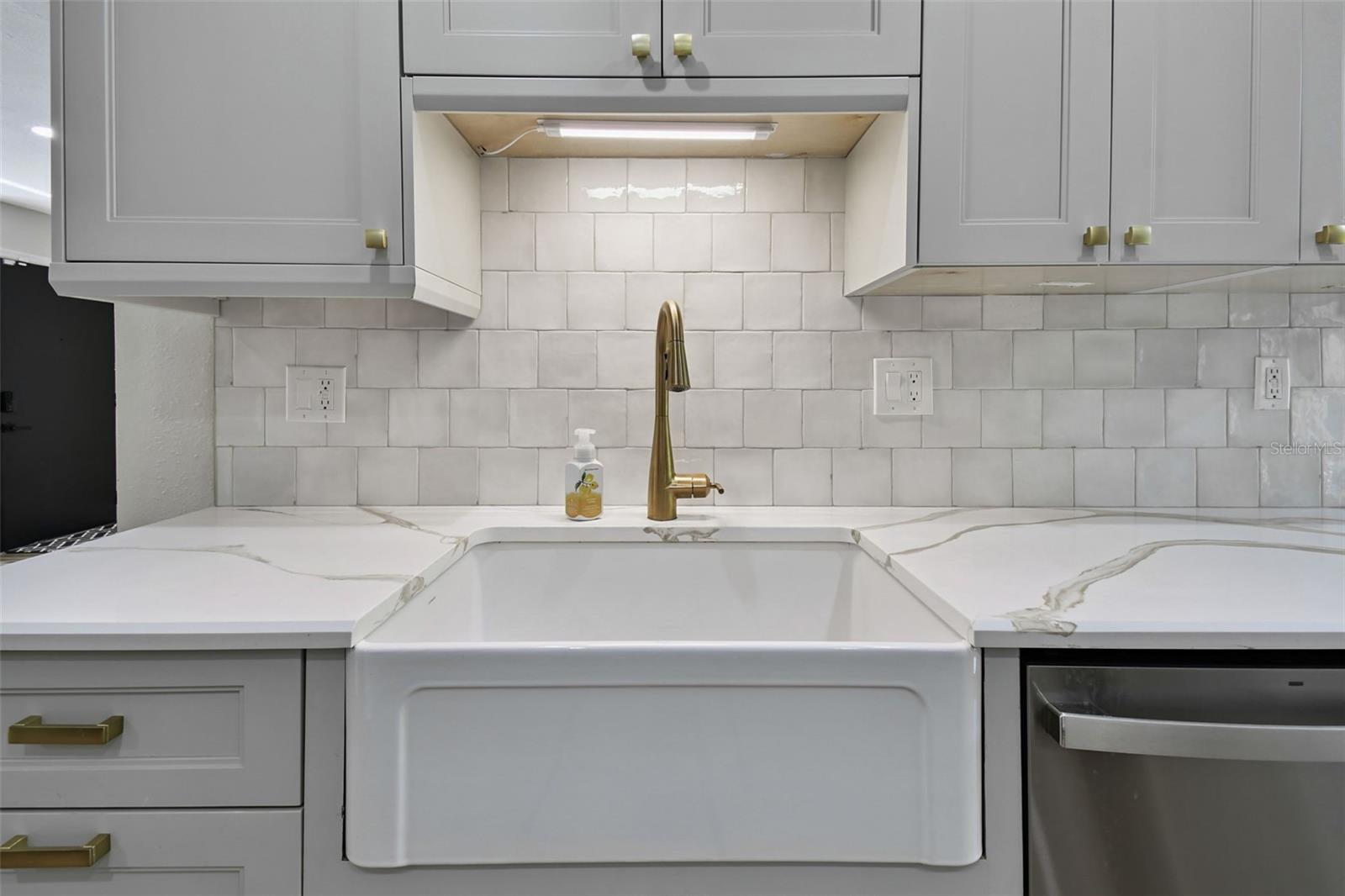 Image 16 of 81 For 34 Harbor Oaks Circle