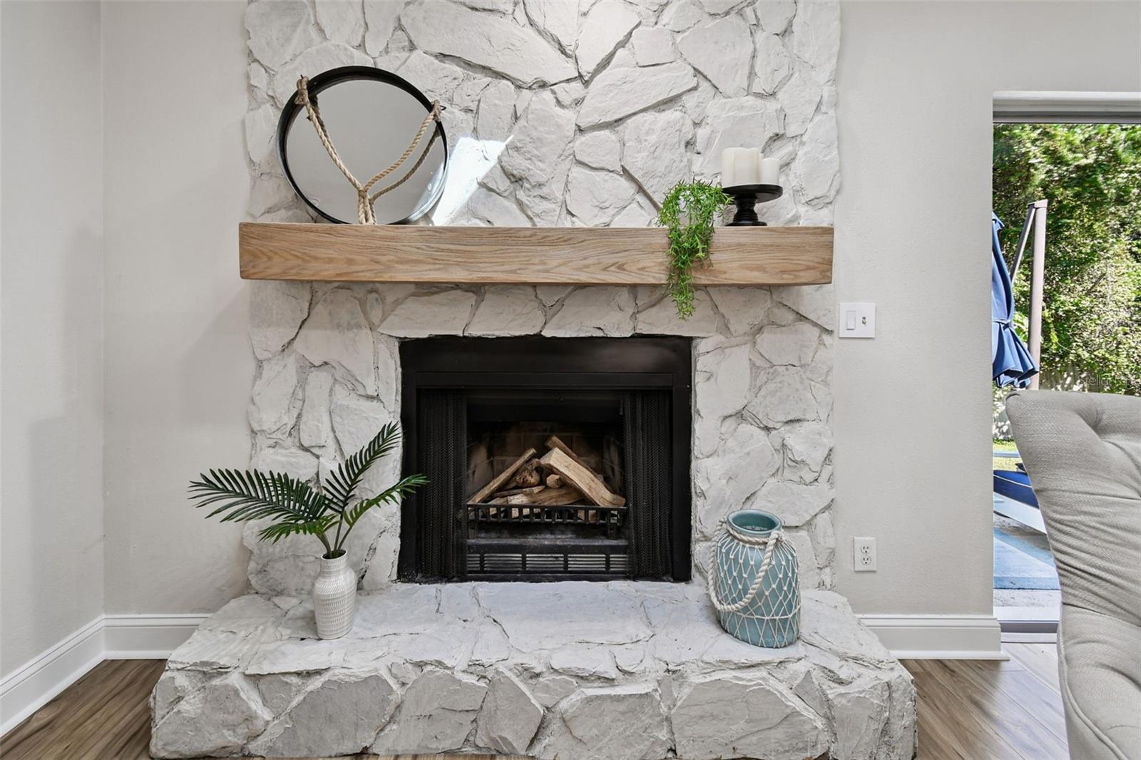 Image 23 of 81 For 34 Harbor Oaks Circle