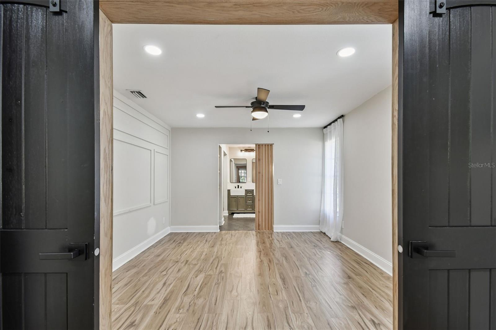 Image 25 of 81 For 34 Harbor Oaks Circle