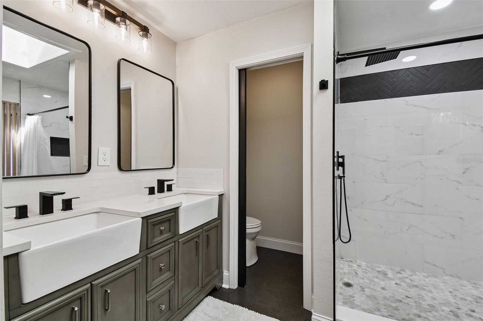 Image 31 of 81 For 34 Harbor Oaks Circle