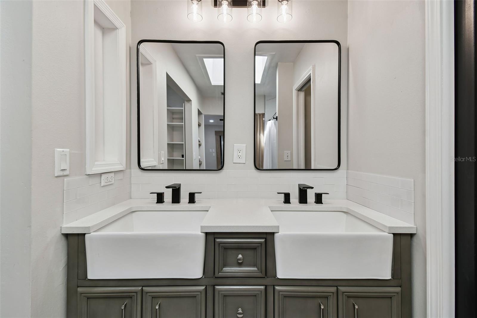 Image 32 of 81 For 34 Harbor Oaks Circle