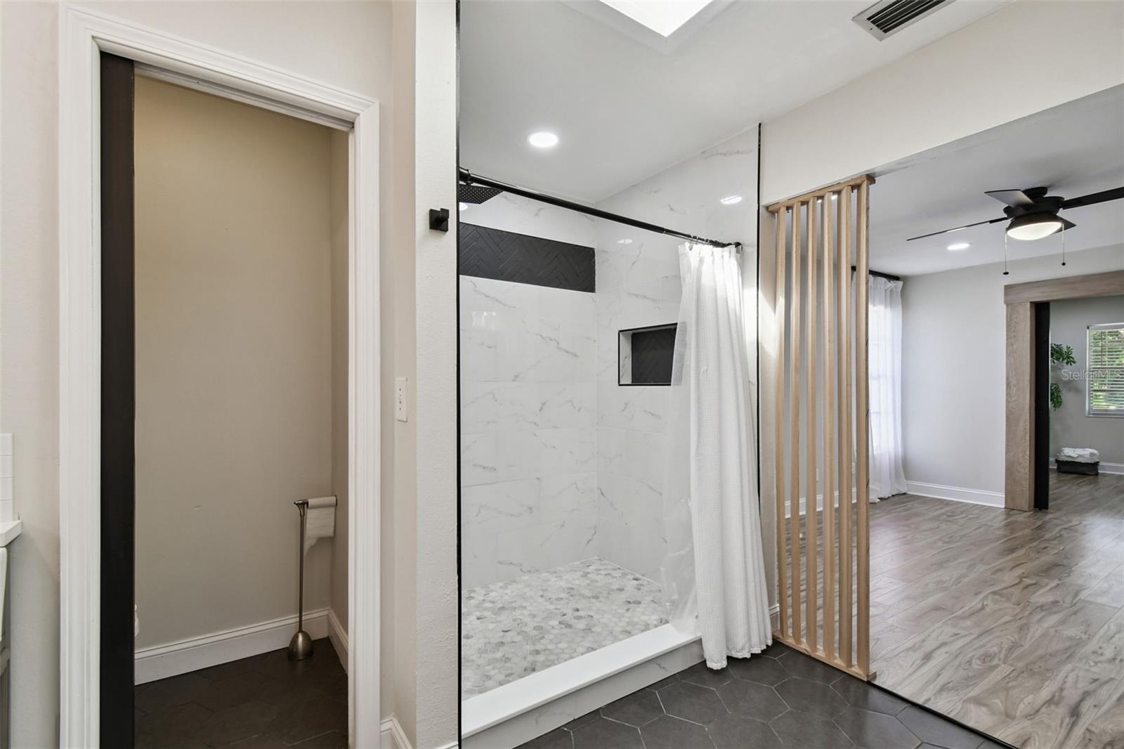 Image 34 of 81 For 34 Harbor Oaks Circle