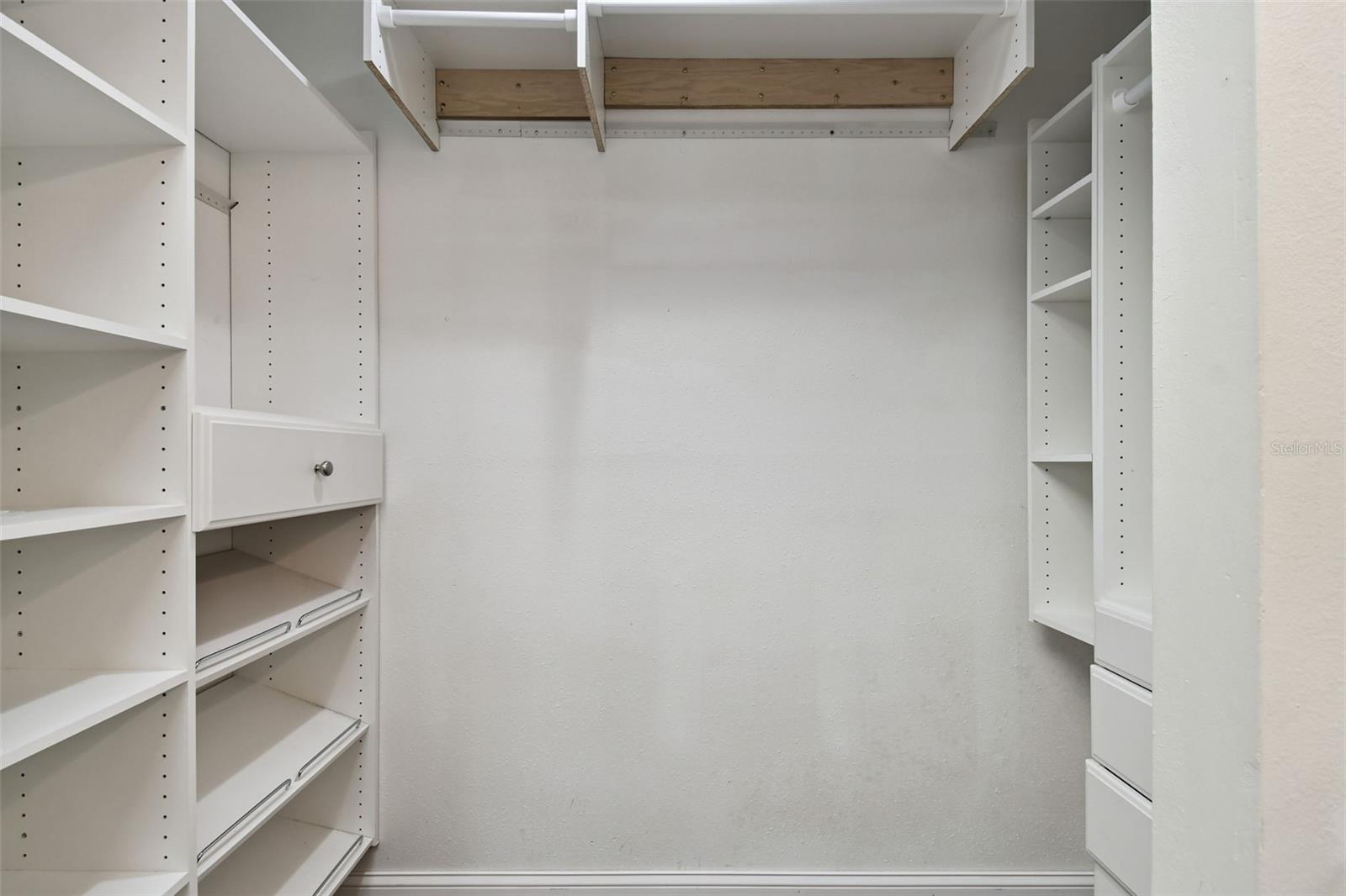 Image 36 of 81 For 34 Harbor Oaks Circle