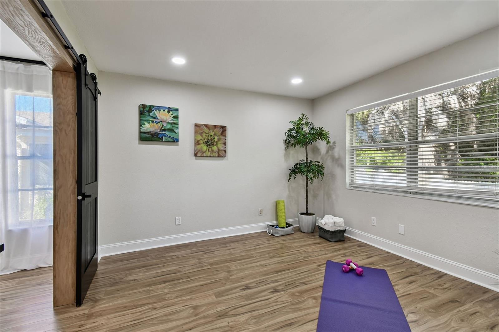 Image 39 of 81 For 34 Harbor Oaks Circle