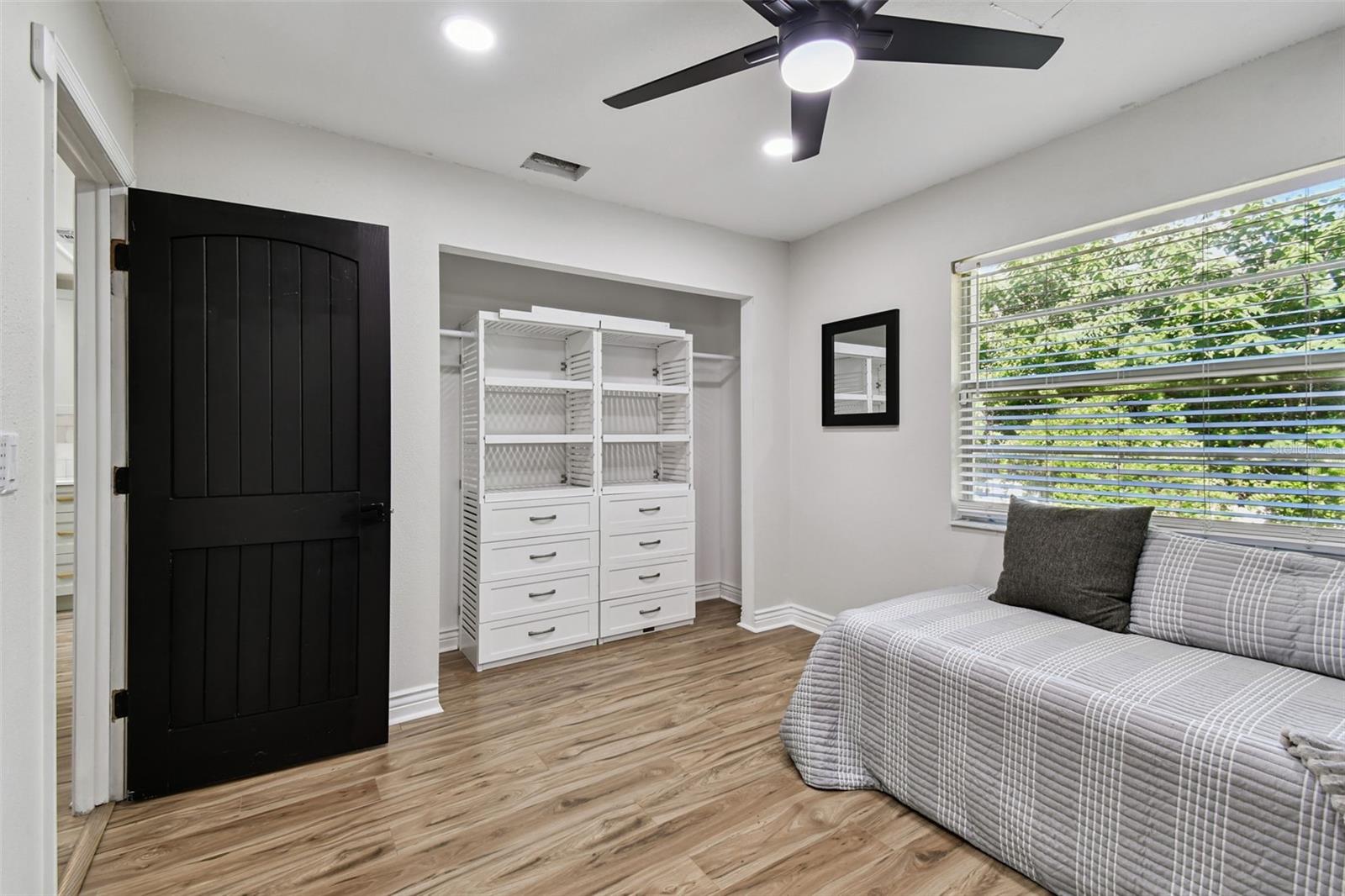 Image 44 of 81 For 34 Harbor Oaks Circle