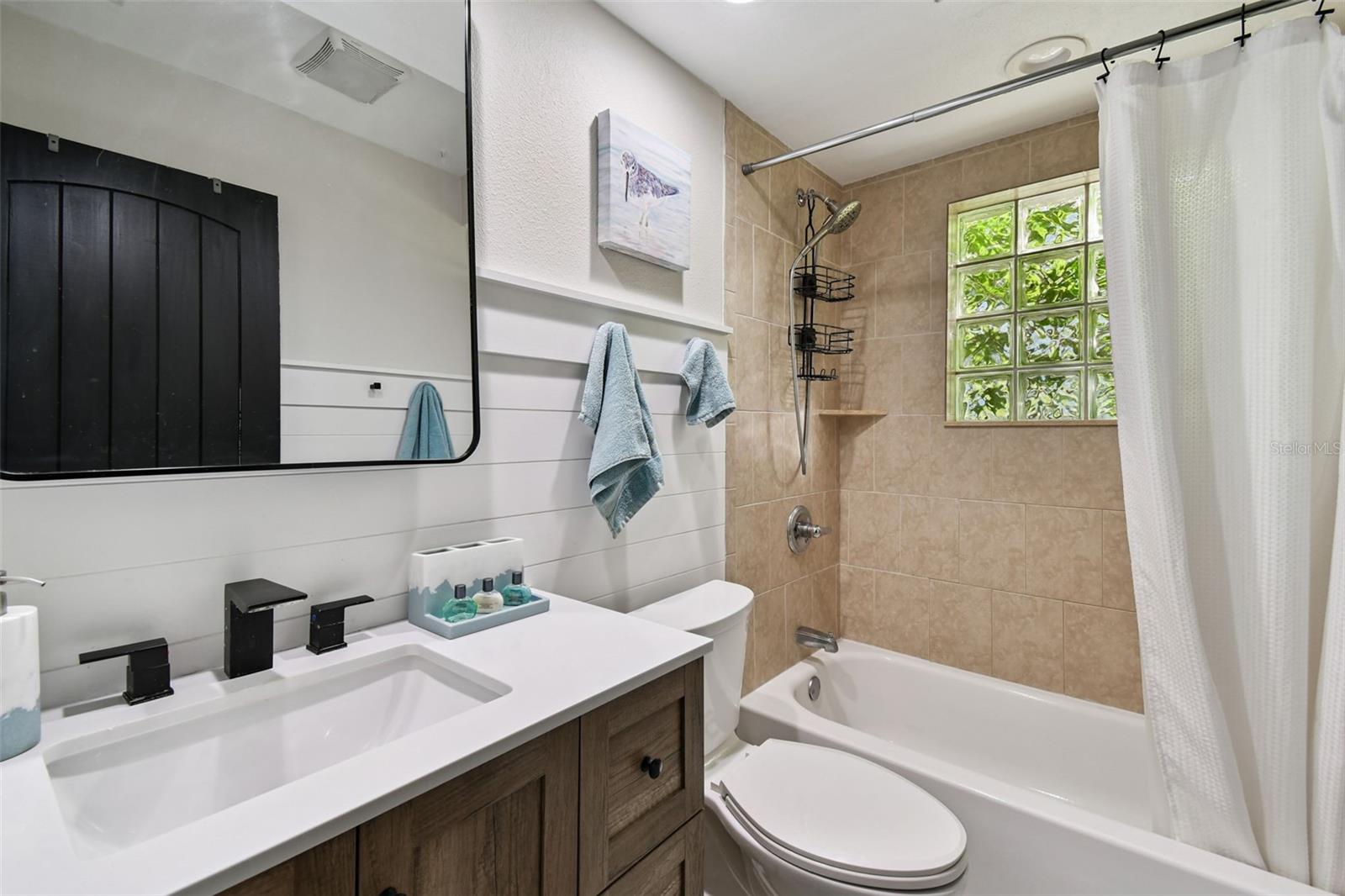 Image 45 of 81 For 34 Harbor Oaks Circle