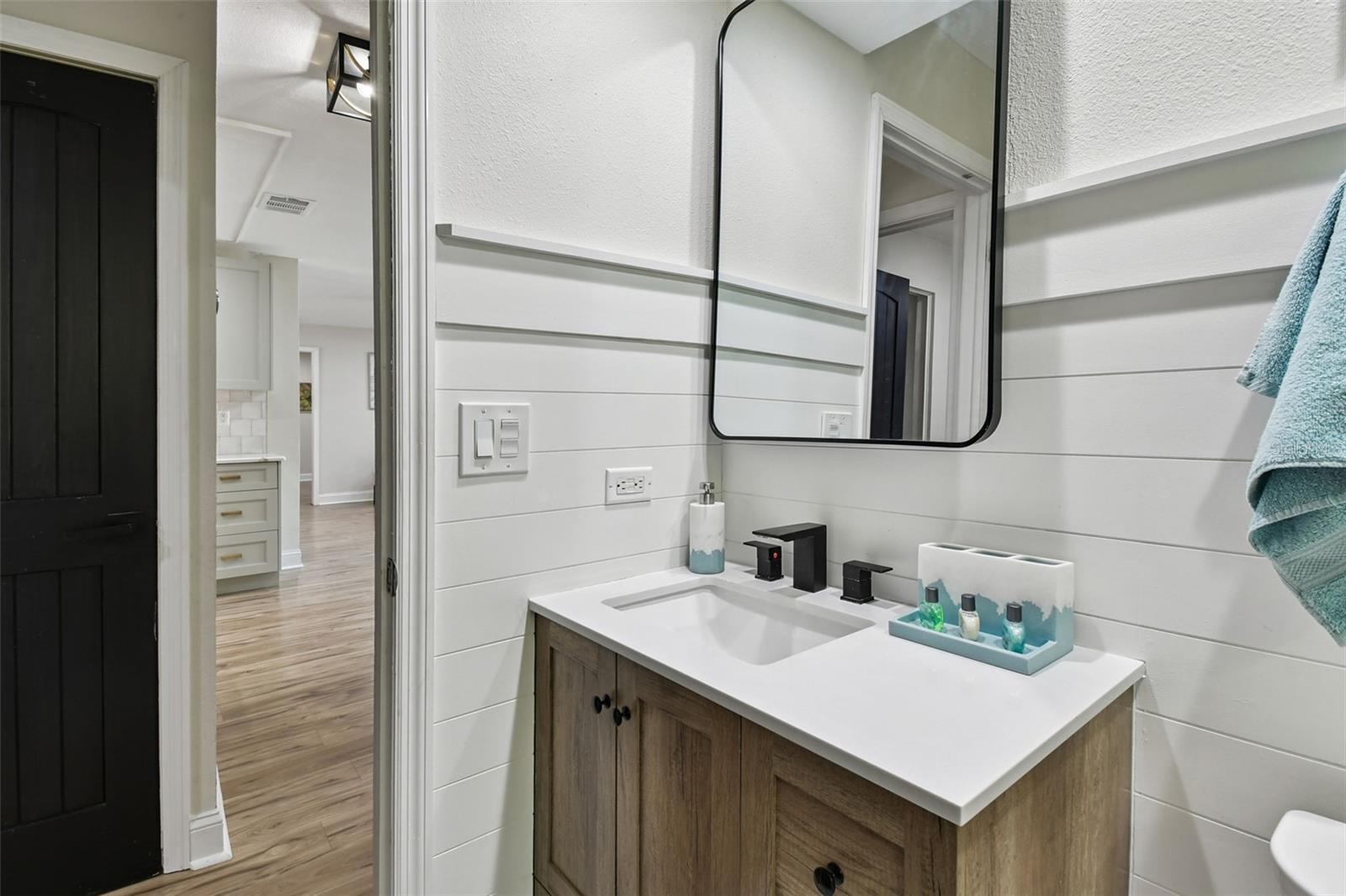 Image 47 of 81 For 34 Harbor Oaks Circle