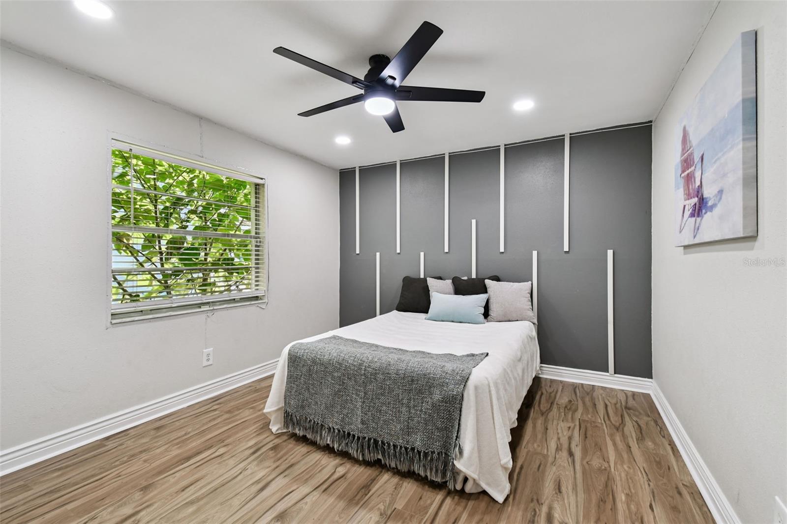 Image 48 of 81 For 34 Harbor Oaks Circle