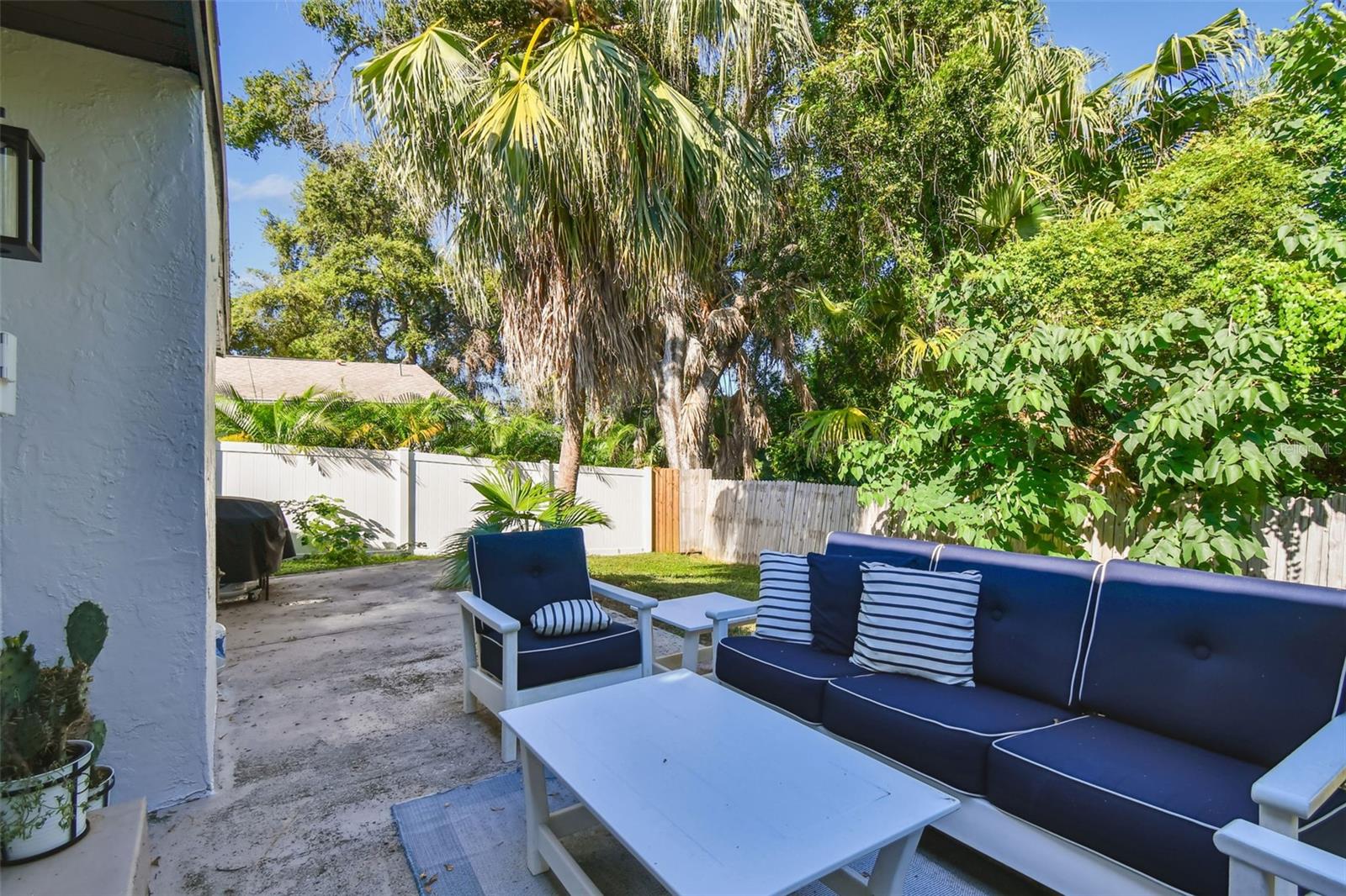 Image 53 of 81 For 34 Harbor Oaks Circle