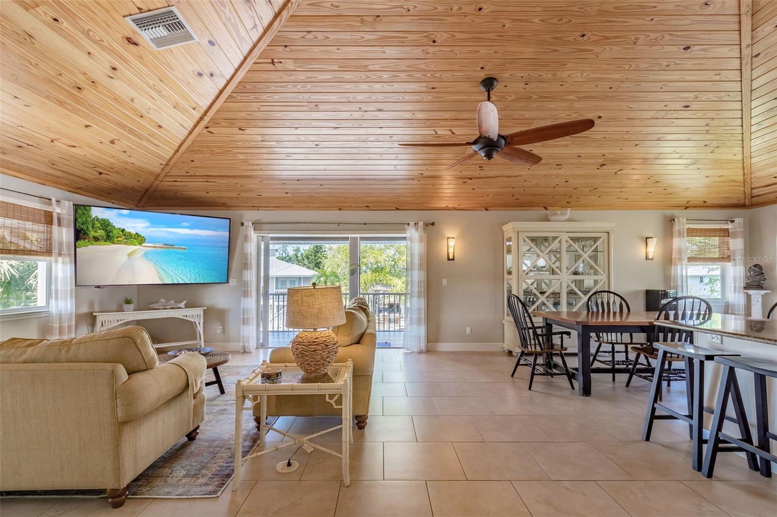 Image 18 of 42 For 7655 Myrsine Circle