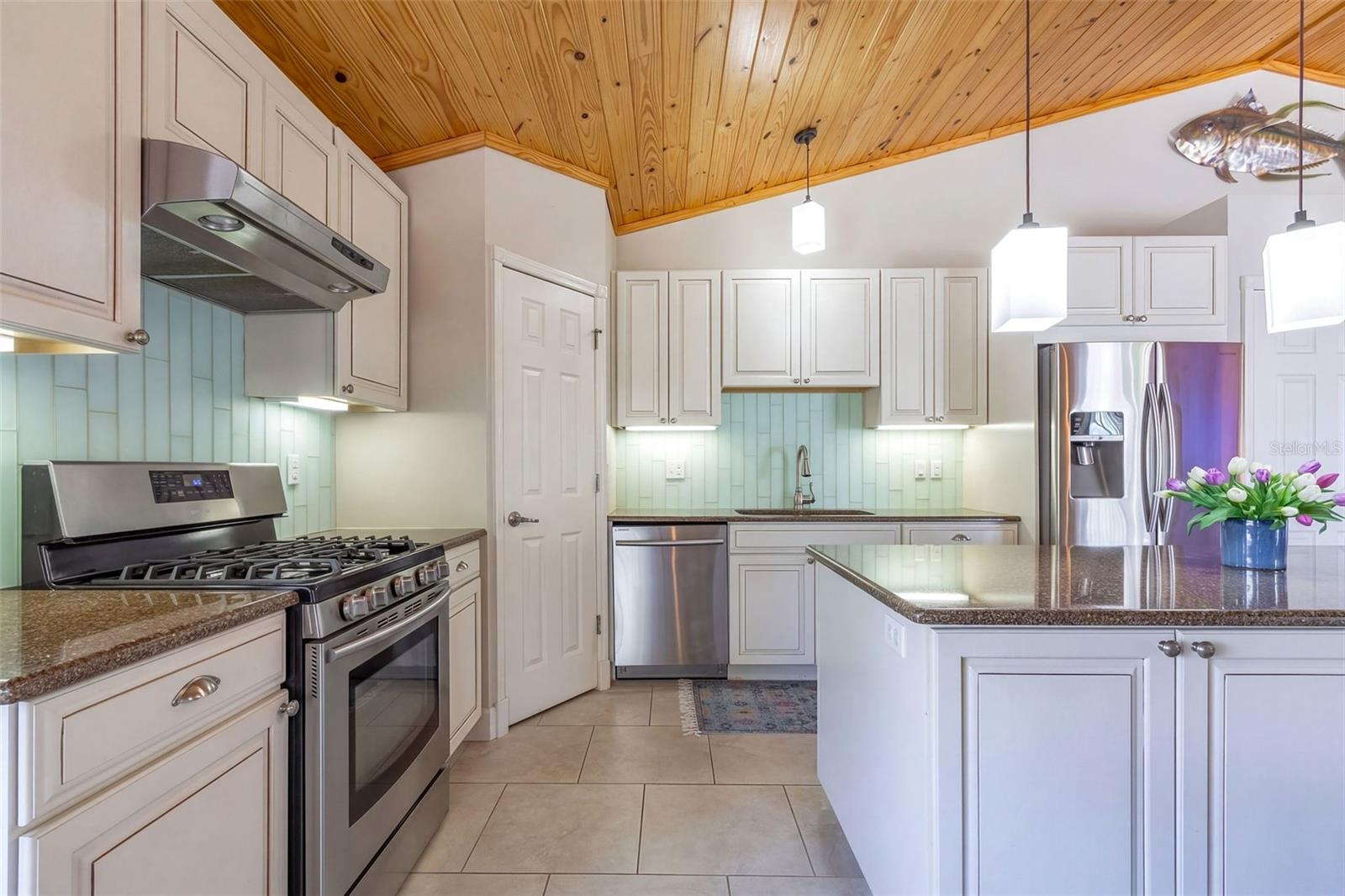 Image 21 of 42 For 7655 Myrsine Circle