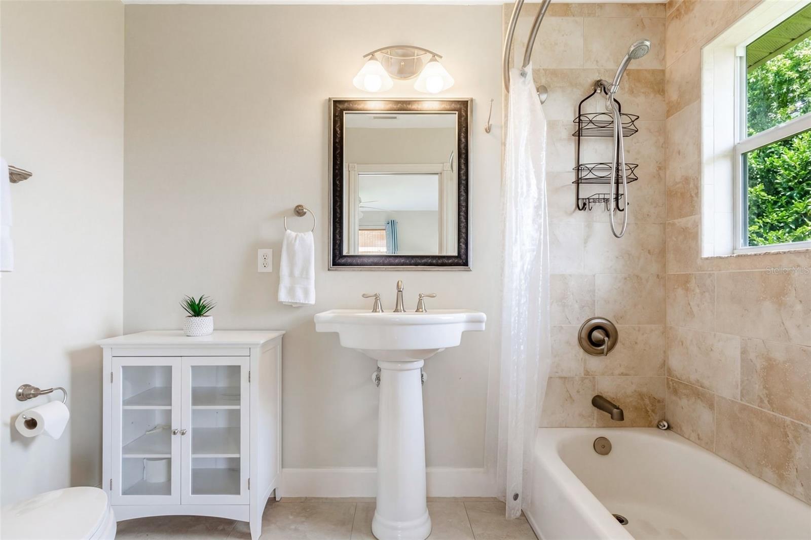 Image 32 of 42 For 7655 Myrsine Circle