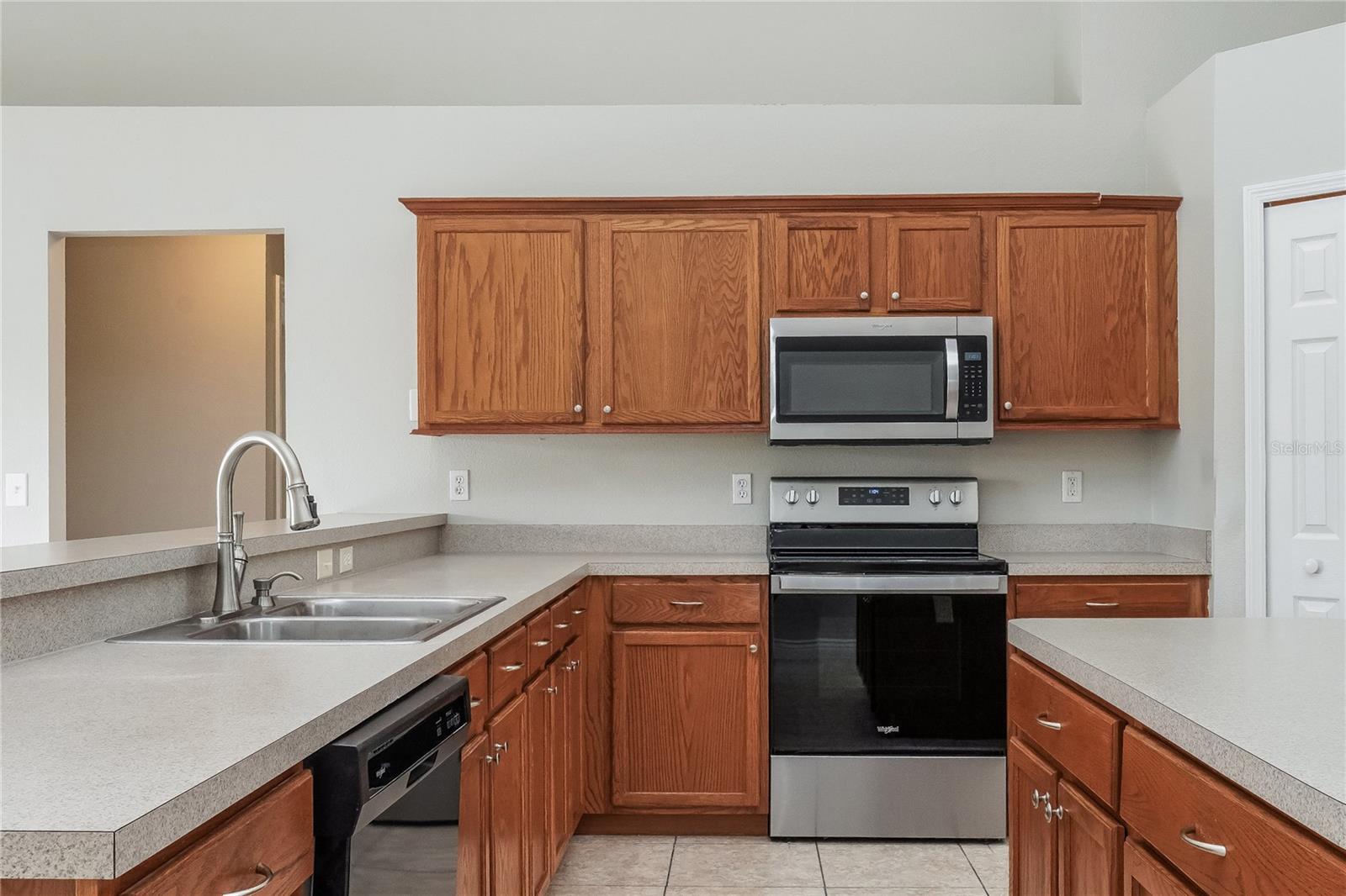 Image 3 of 15 For 679 Cotulla Drive