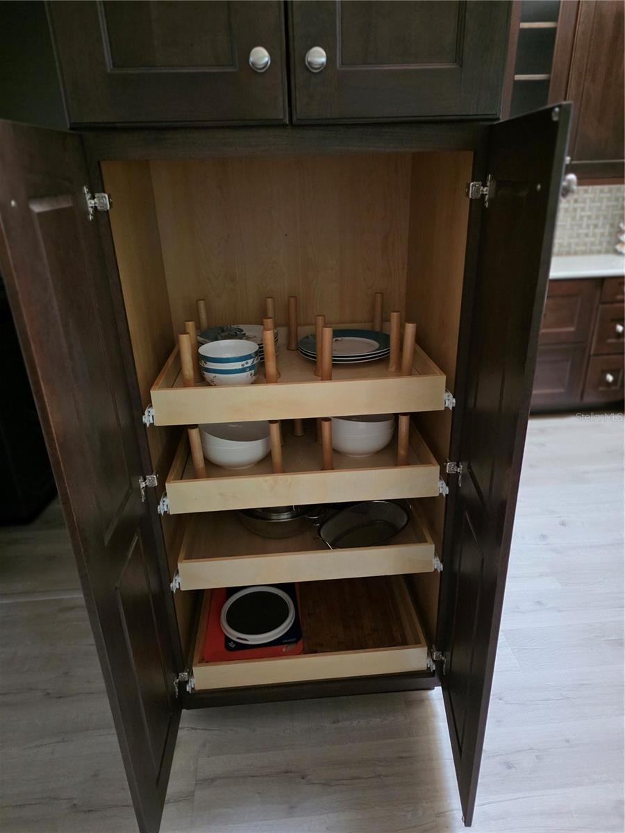 Image 10 of 34 For 1196 Royal Boulevard