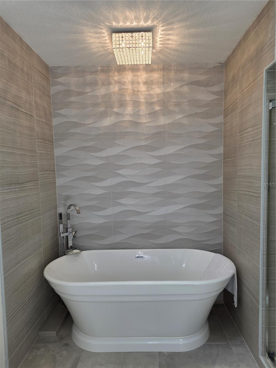 Image 17 of 34 For 1196 Royal Boulevard