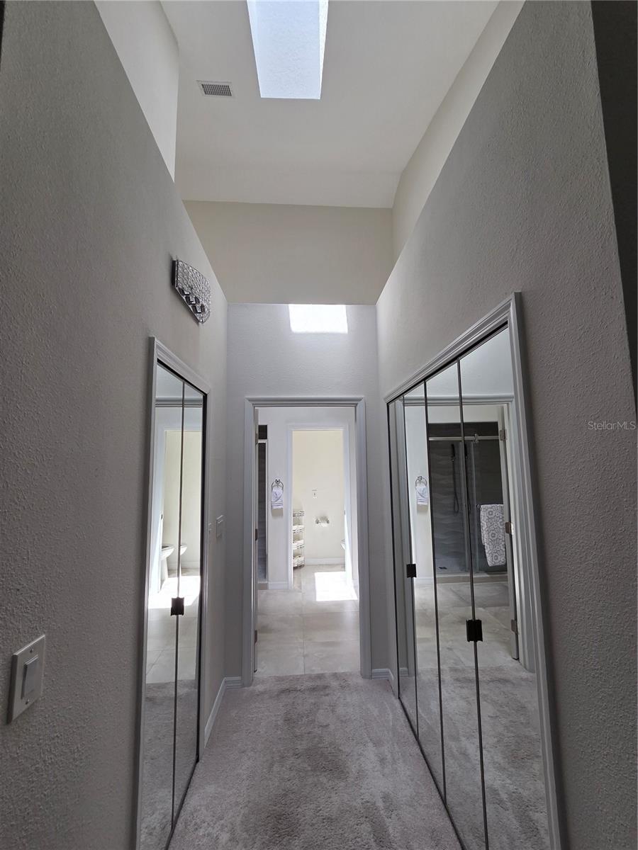 Image 21 of 34 For 1196 Royal Boulevard