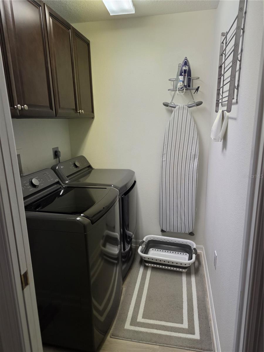 Image 22 of 34 For 1196 Royal Boulevard