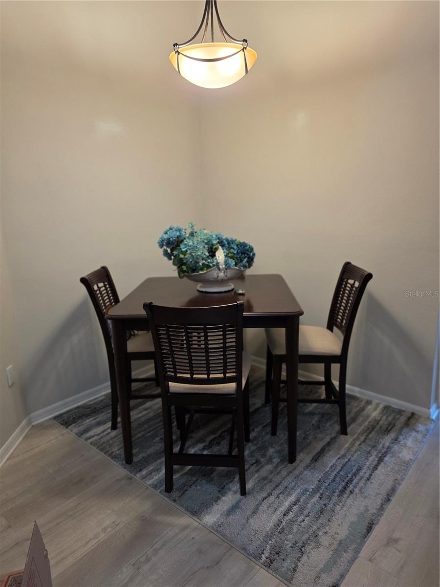 Image 23 of 34 For 1196 Royal Boulevard