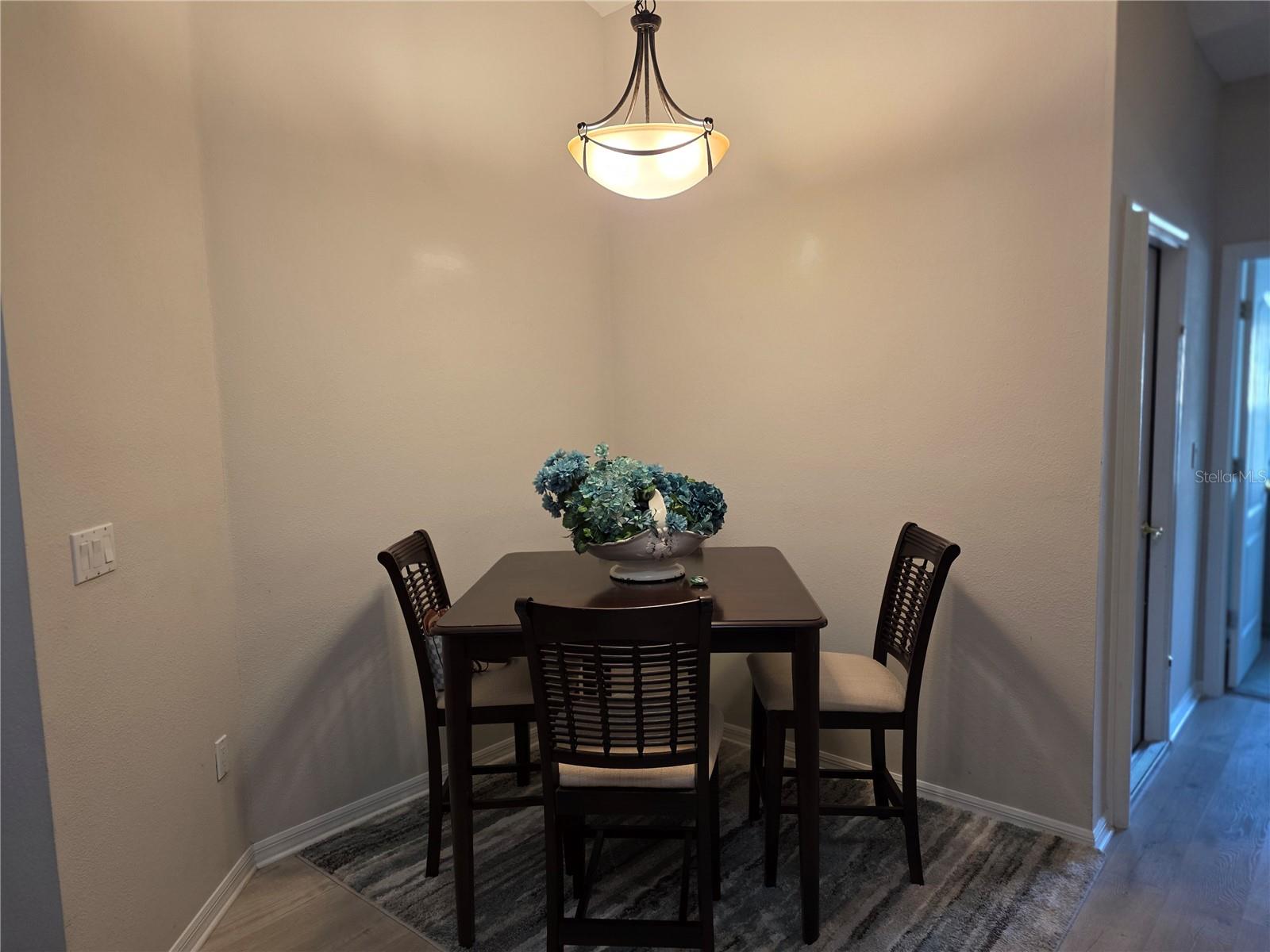 Image 24 of 34 For 1196 Royal Boulevard