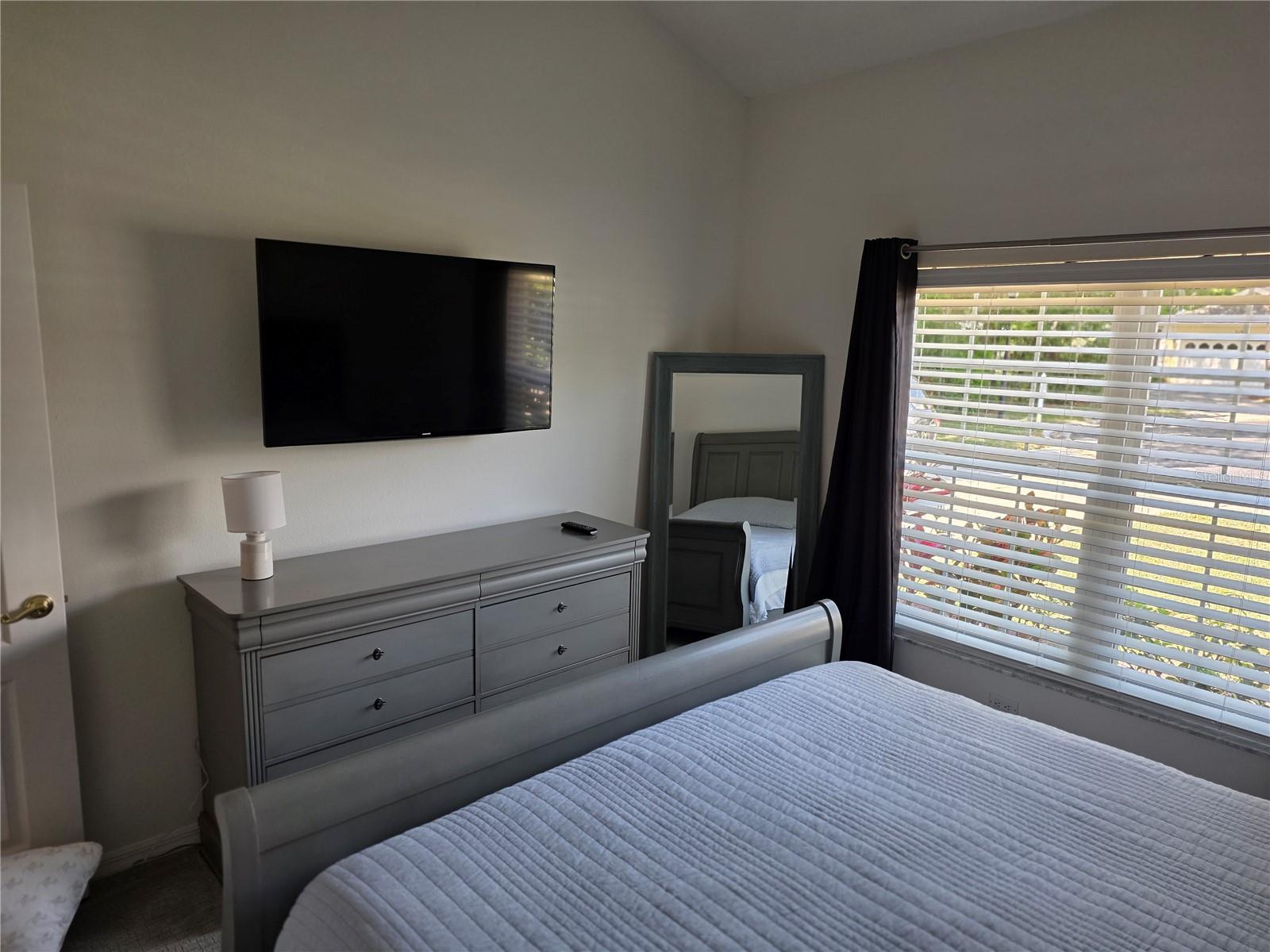 Image 26 of 34 For 1196 Royal Boulevard