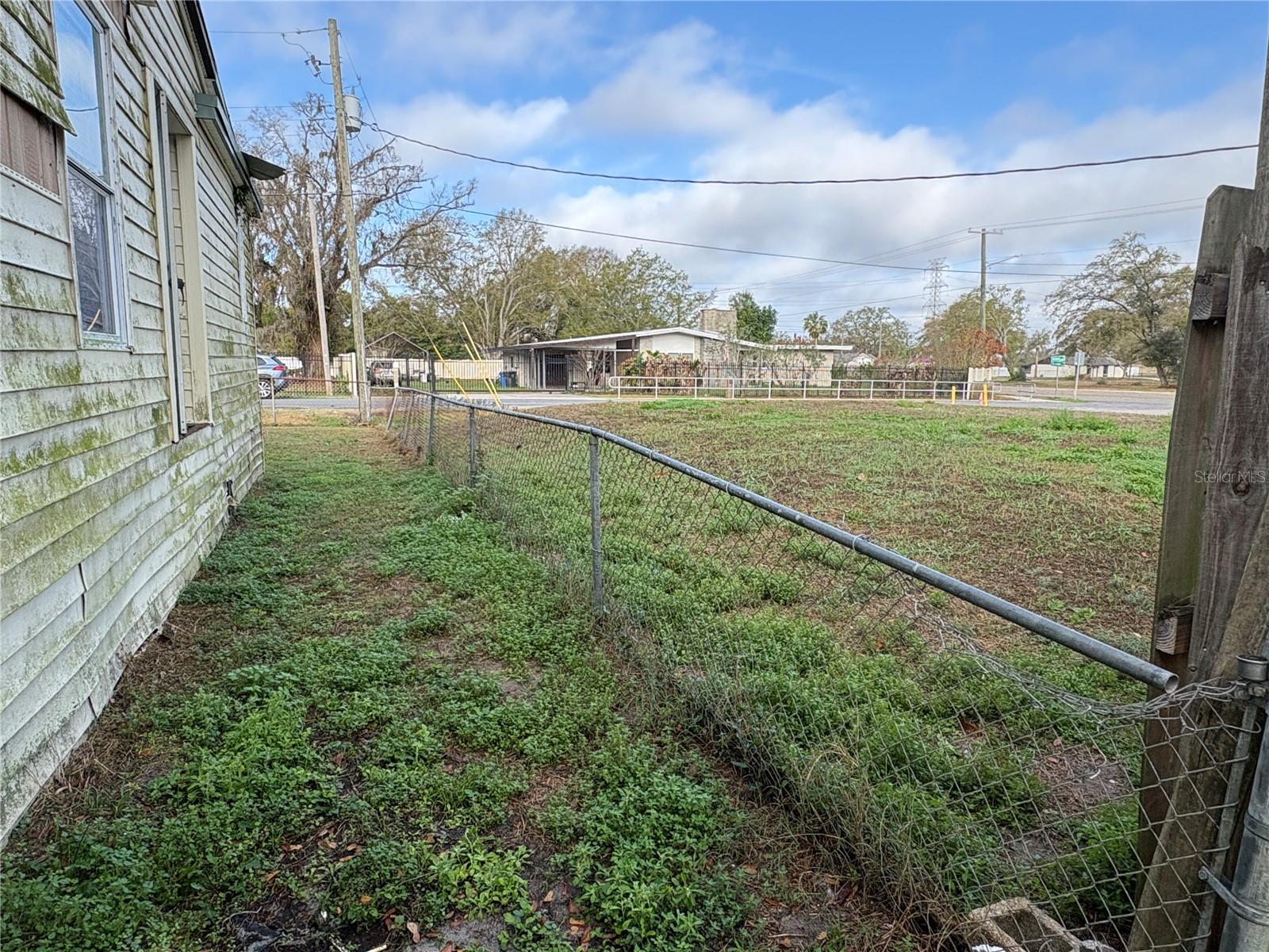 Image 15 of 79 For 10106 Alma Street