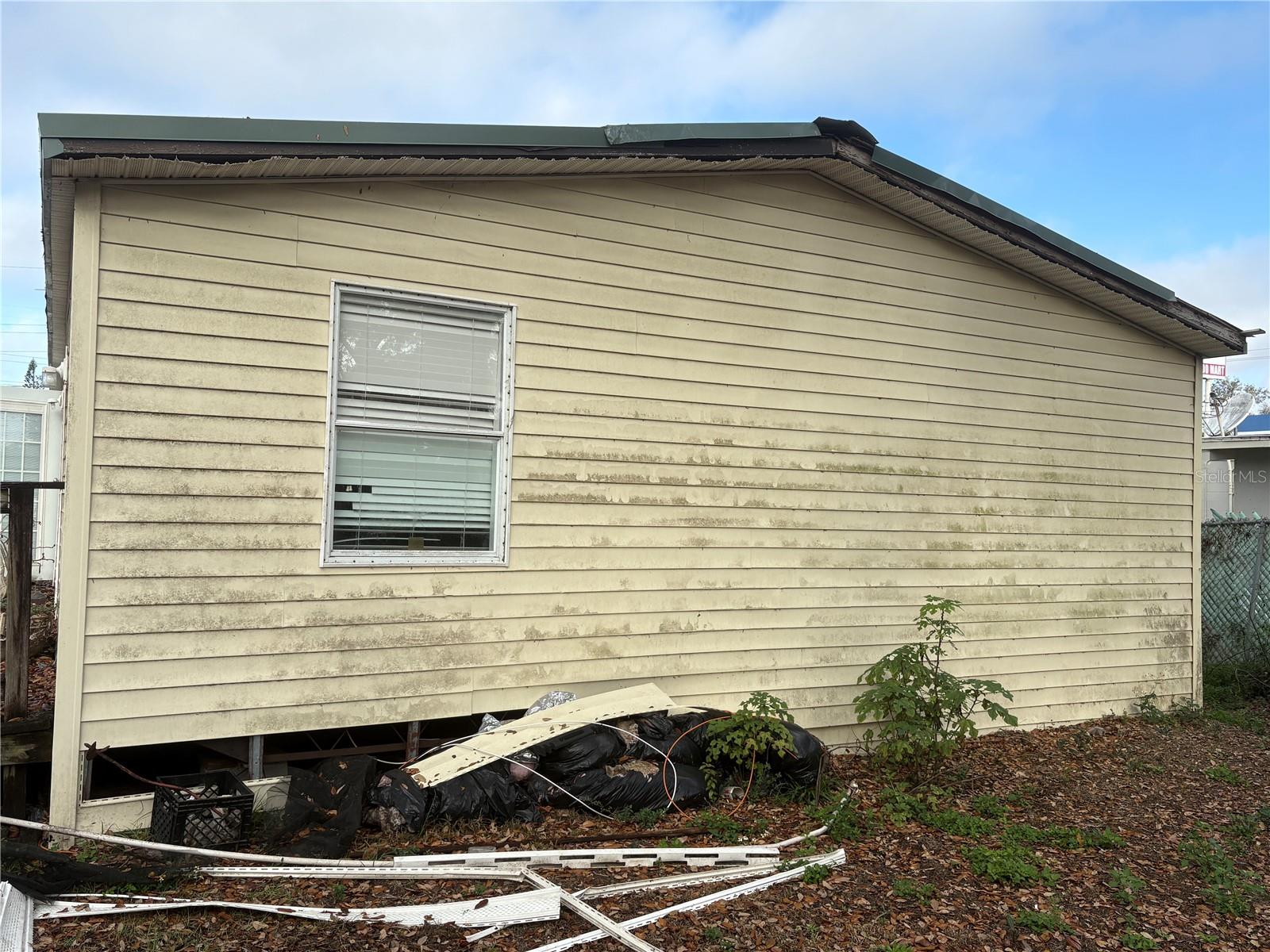 Image 18 of 79 For 10106 Alma Street