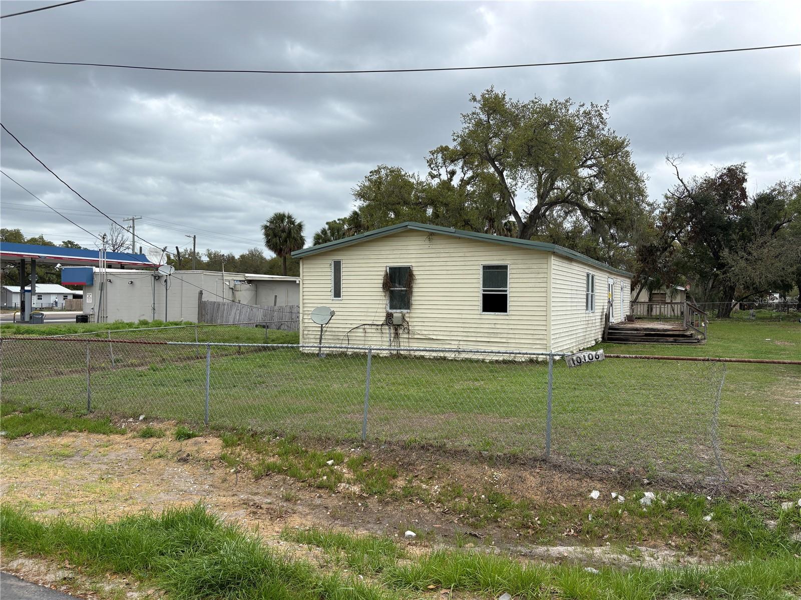 Image 28 of 79 For 10106 Alma Street