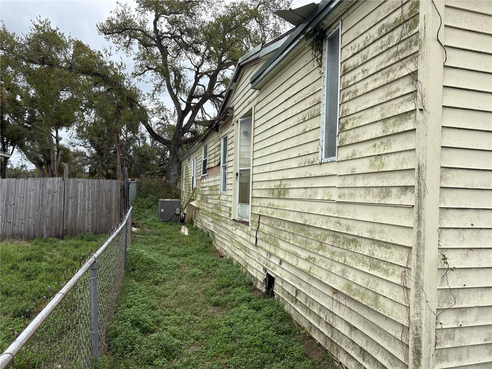 Image 29 of 79 For 10106 Alma Street