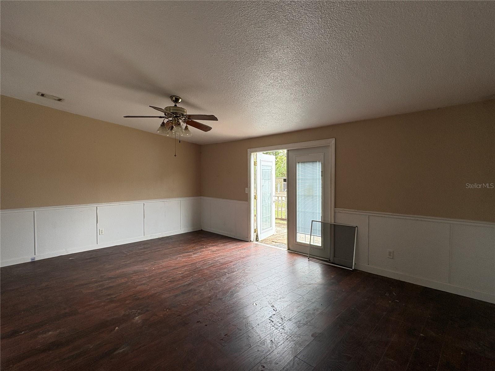 Image 38 of 79 For 10106 Alma Street