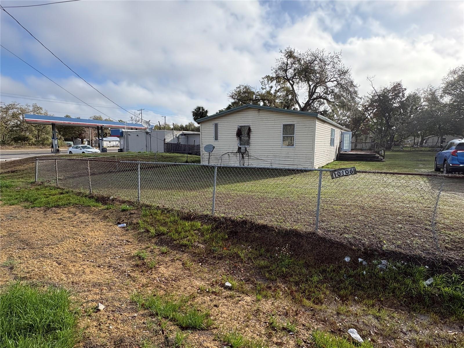 Image 4 of 79 For 10106 Alma Street