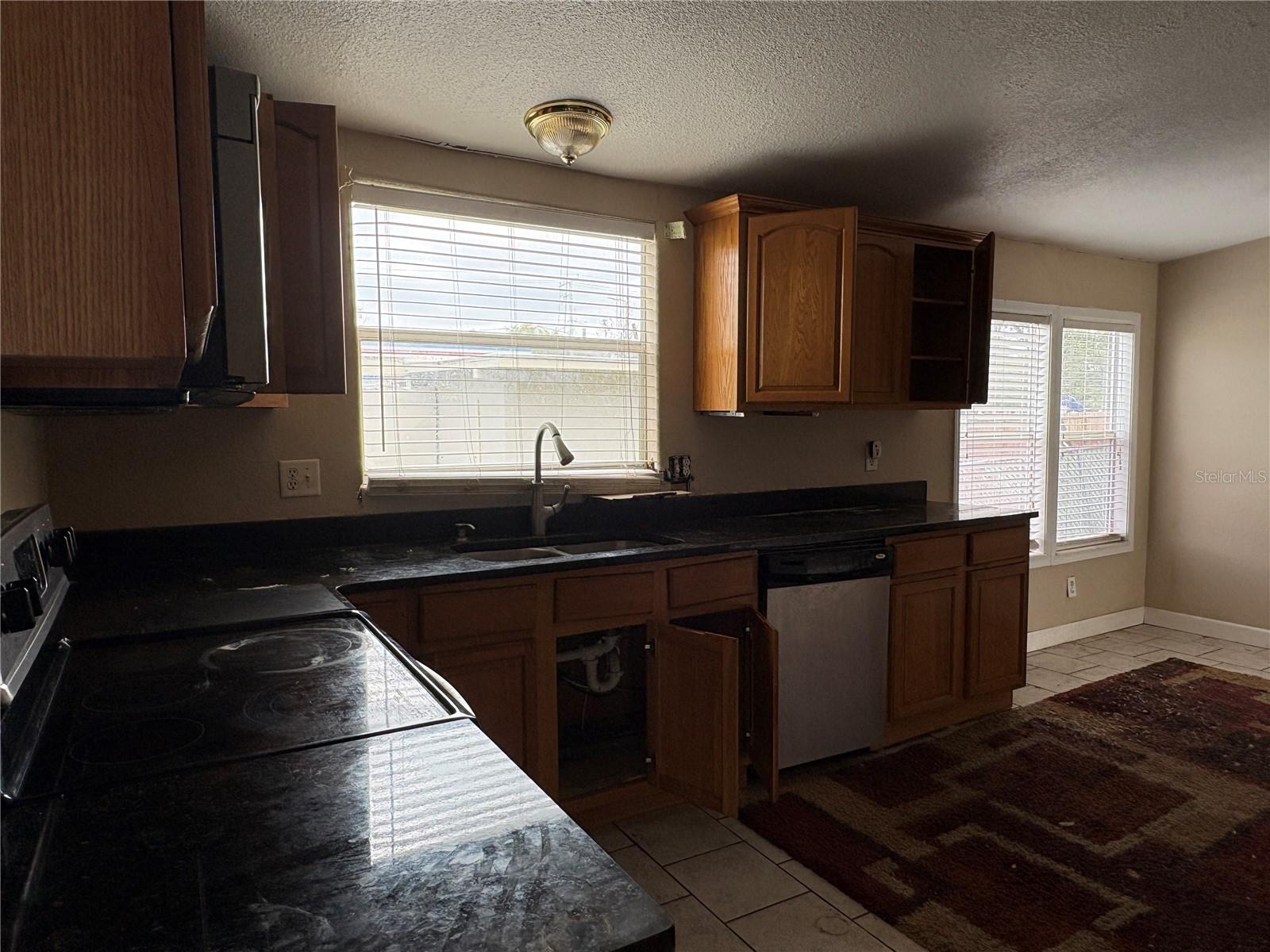 Image 40 of 79 For 10106 Alma Street