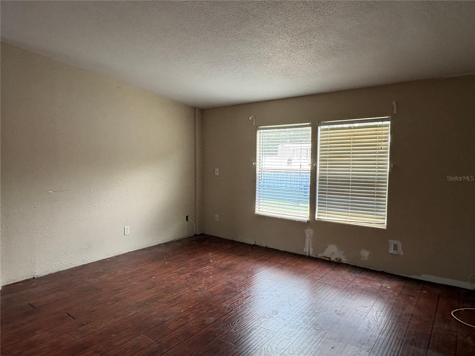 Image 46 of 79 For 10106 Alma Street