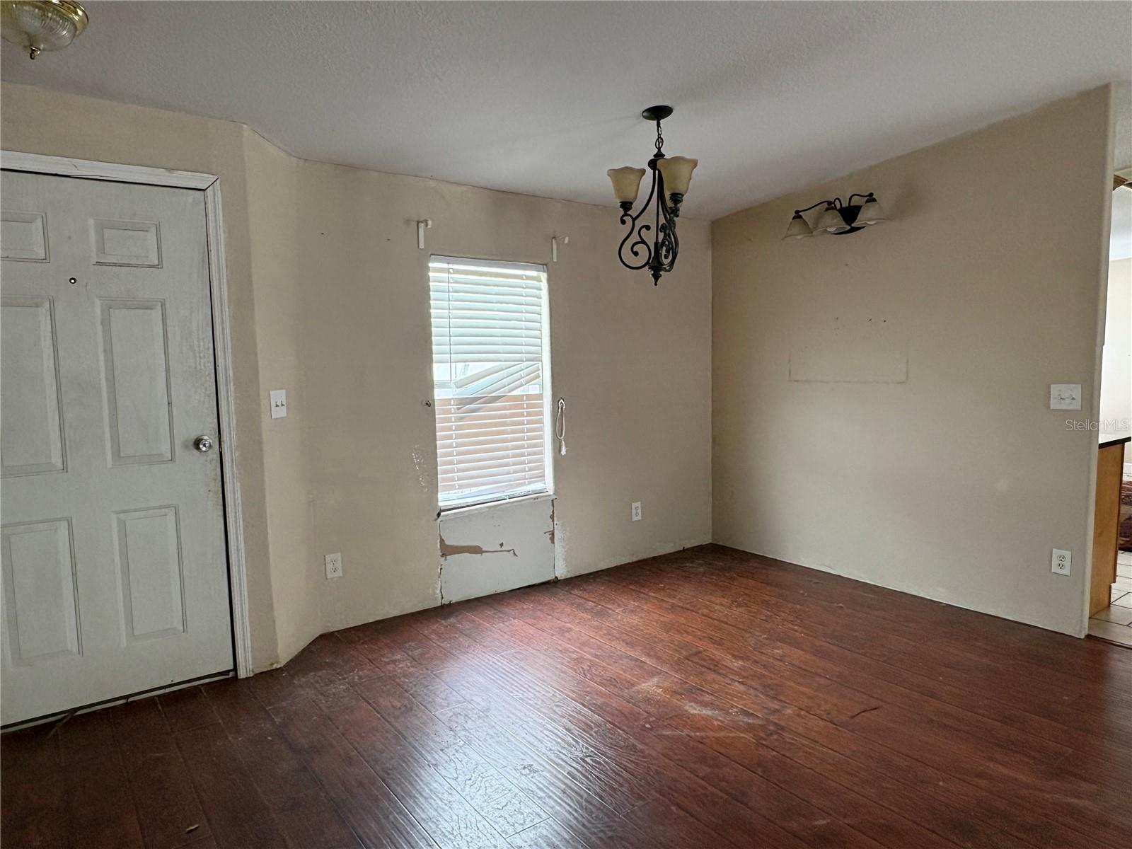 Image 47 of 79 For 10106 Alma Street