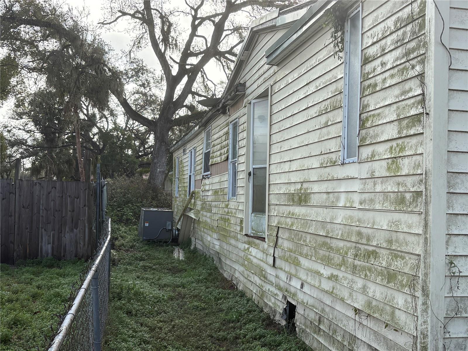 Image 7 of 79 For 10106 Alma Street