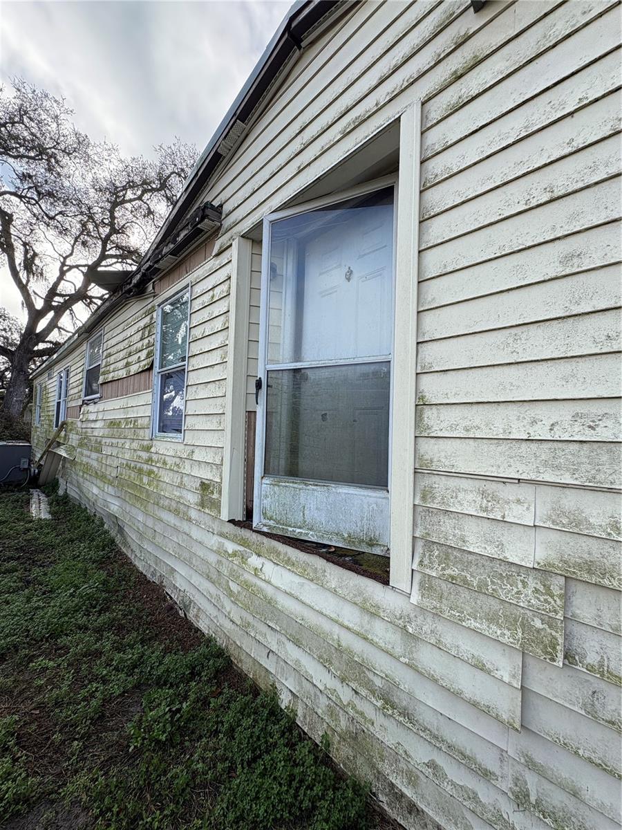 Image 9 of 79 For 10106 Alma Street