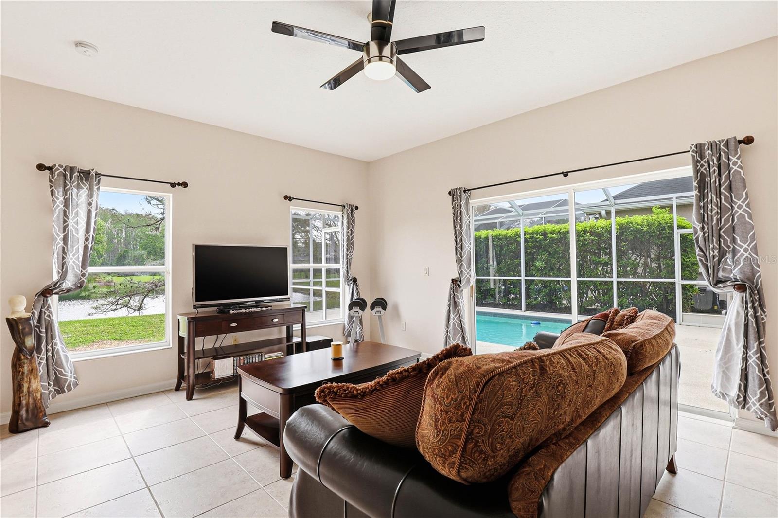 Image 16 of 77 For 18733 Chopin Drive