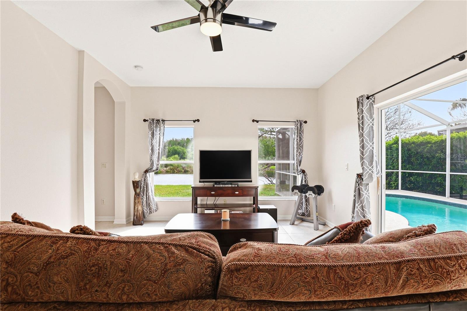 Image 17 of 77 For 18733 Chopin Drive