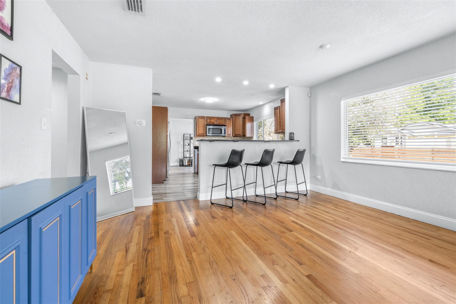 Image 16 of 56 For 4116 Marguerite Street