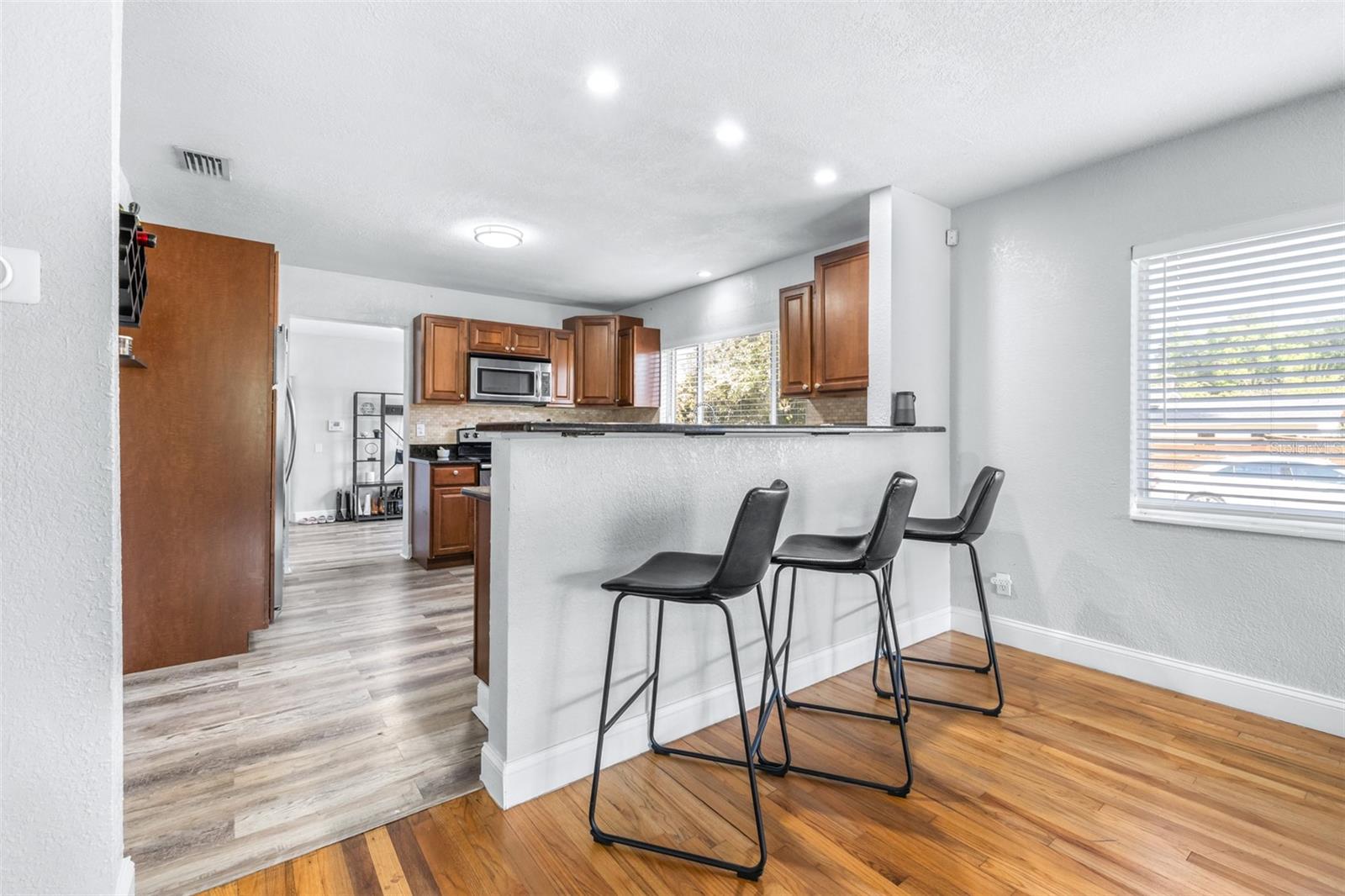 Image 17 of 56 For 4116 Marguerite Street