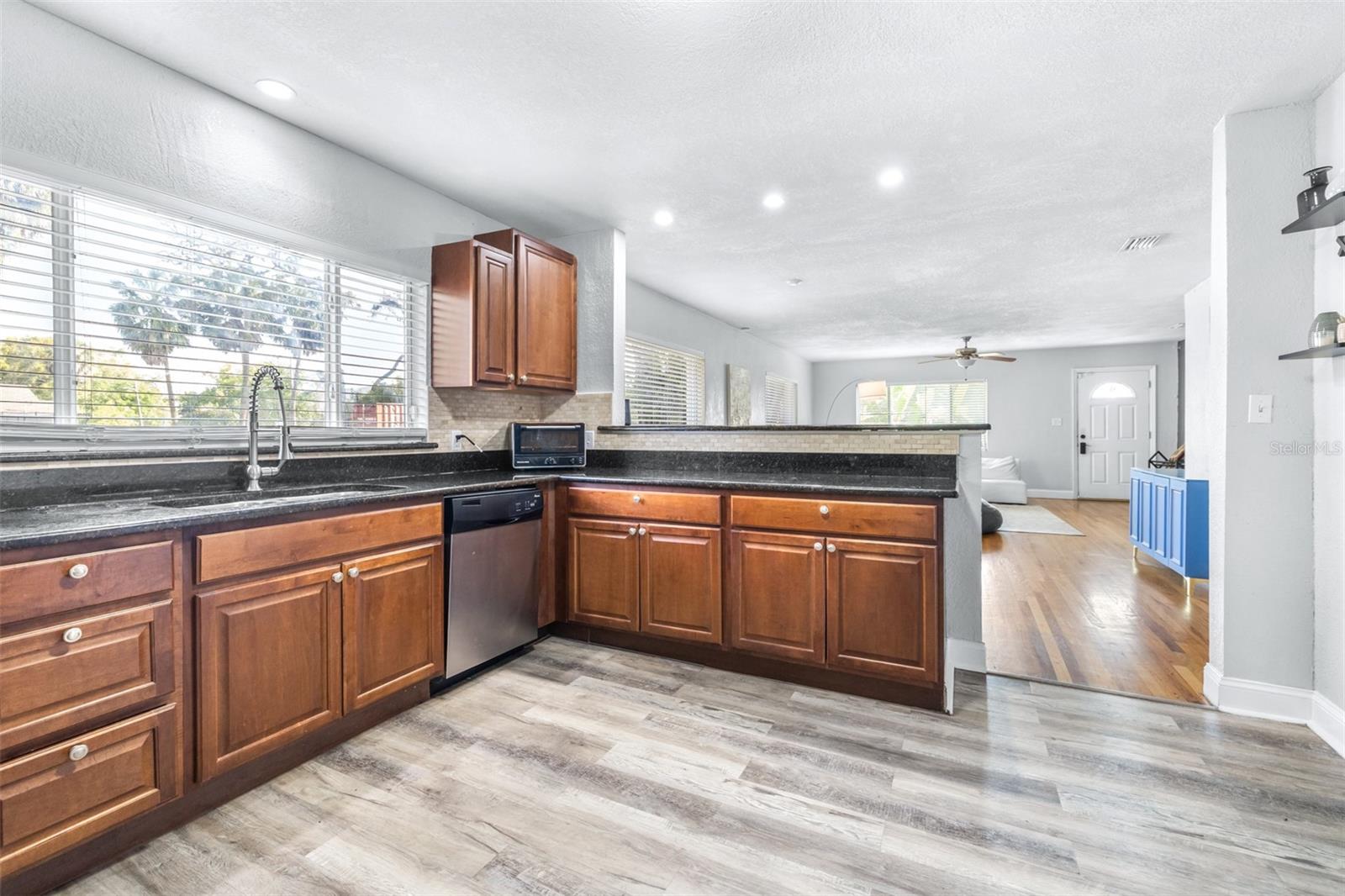 Image 20 of 56 For 4116 Marguerite Street