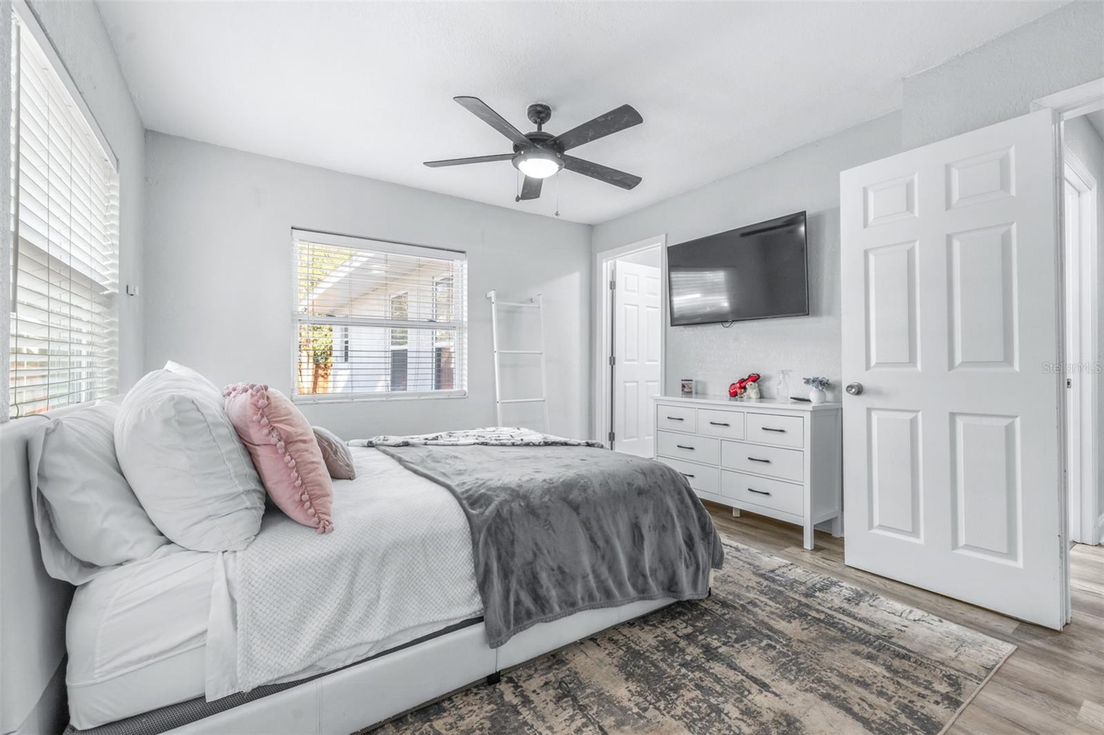 Image 28 of 56 For 4116 Marguerite Street