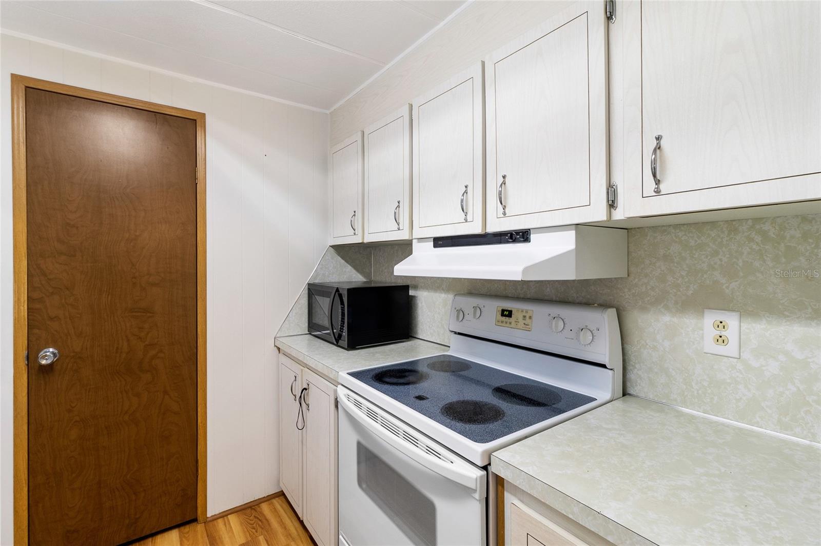 Image 13 of 31 For 4550 Olive Drive