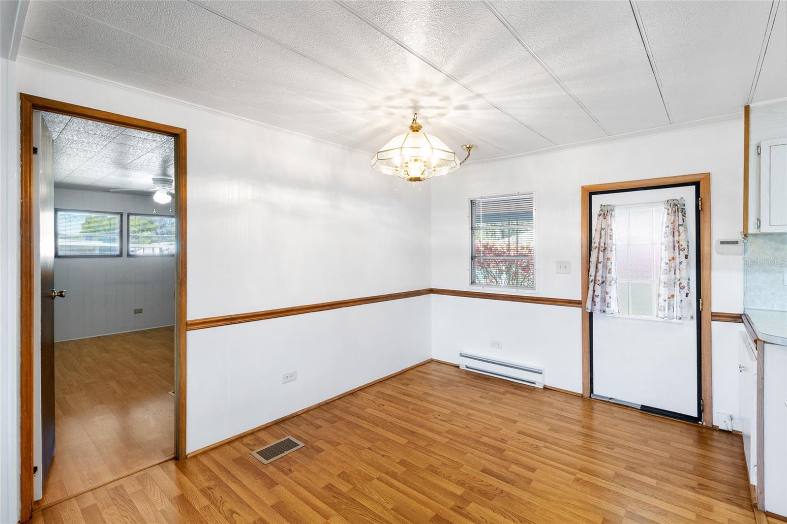 Image 14 of 31 For 4550 Olive Drive