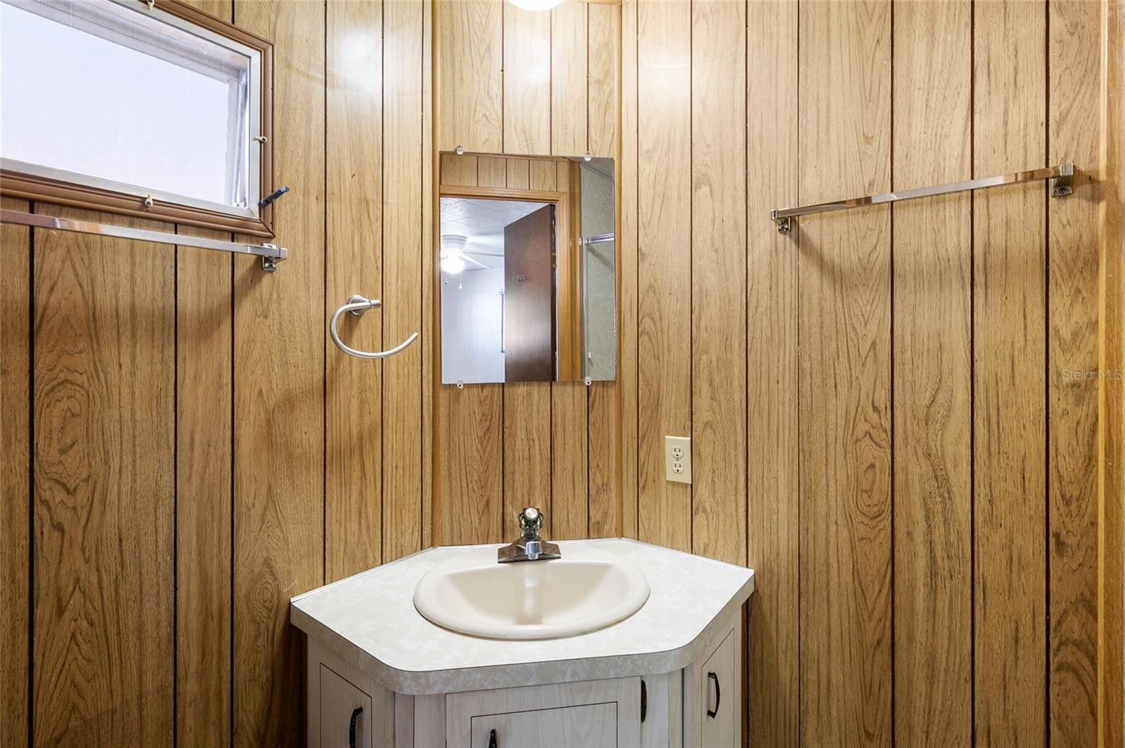 Image 17 of 31 For 4550 Olive Drive