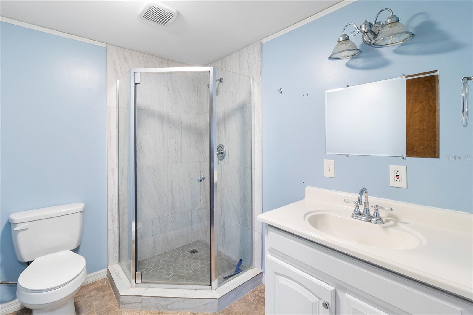 Image 22 of 31 For 4550 Olive Drive