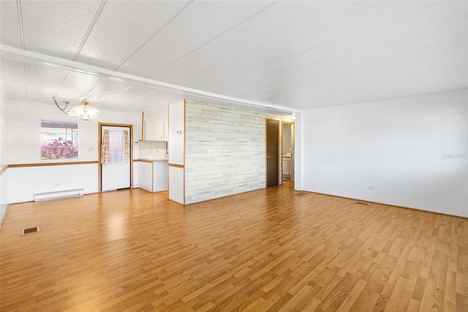 Image 7 of 31 For 4550 Olive Drive