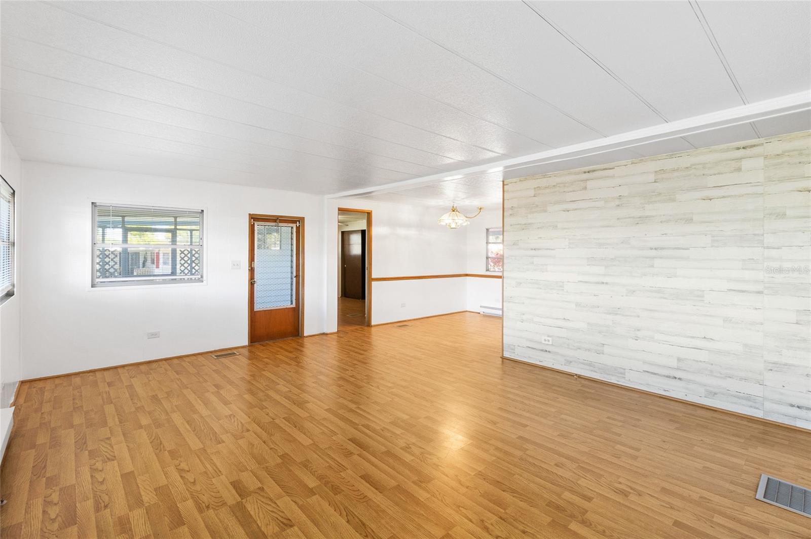 Image 8 of 31 For 4550 Olive Drive